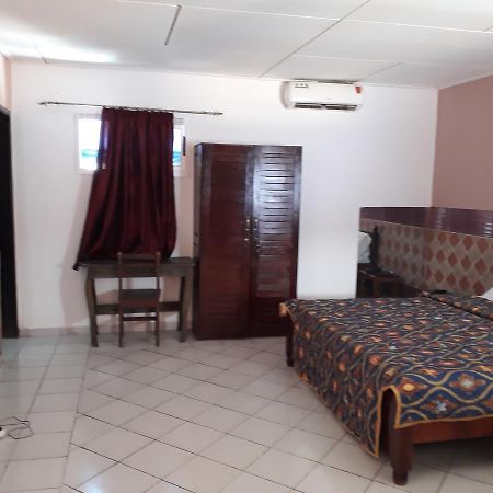 Hotel Residence Seven 7 Abidjan Extérieur photo