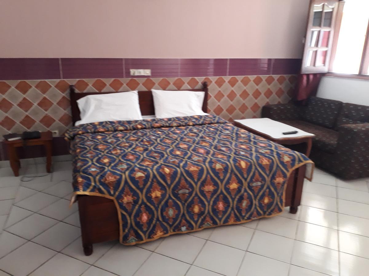 Hotel Residence Seven 7 Abidjan Extérieur photo